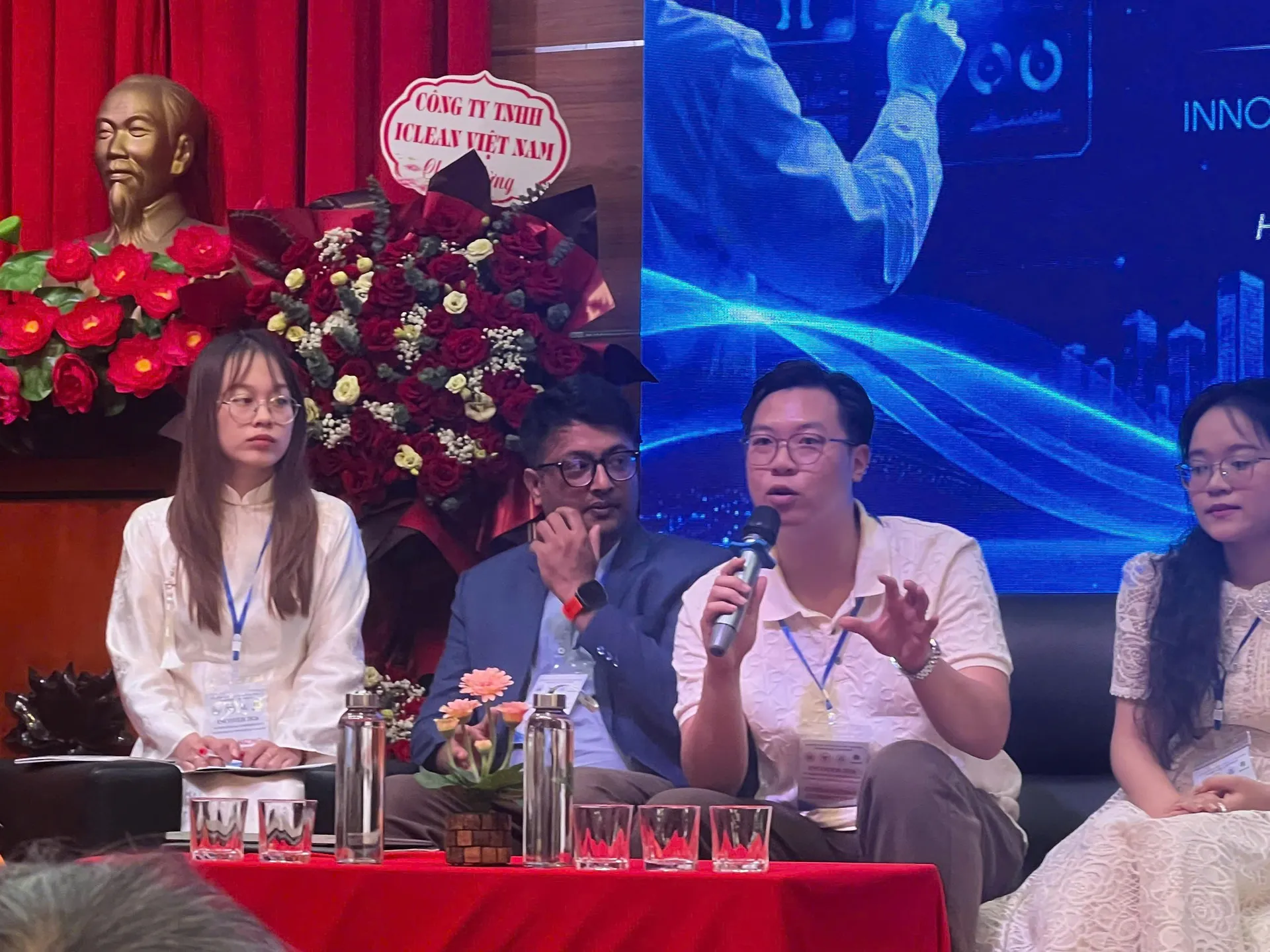 Diễn giả tại phiên tọa đàm INCOTEH 2026